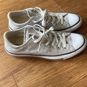 Converse Low Top / Padded Tongue - Size 10